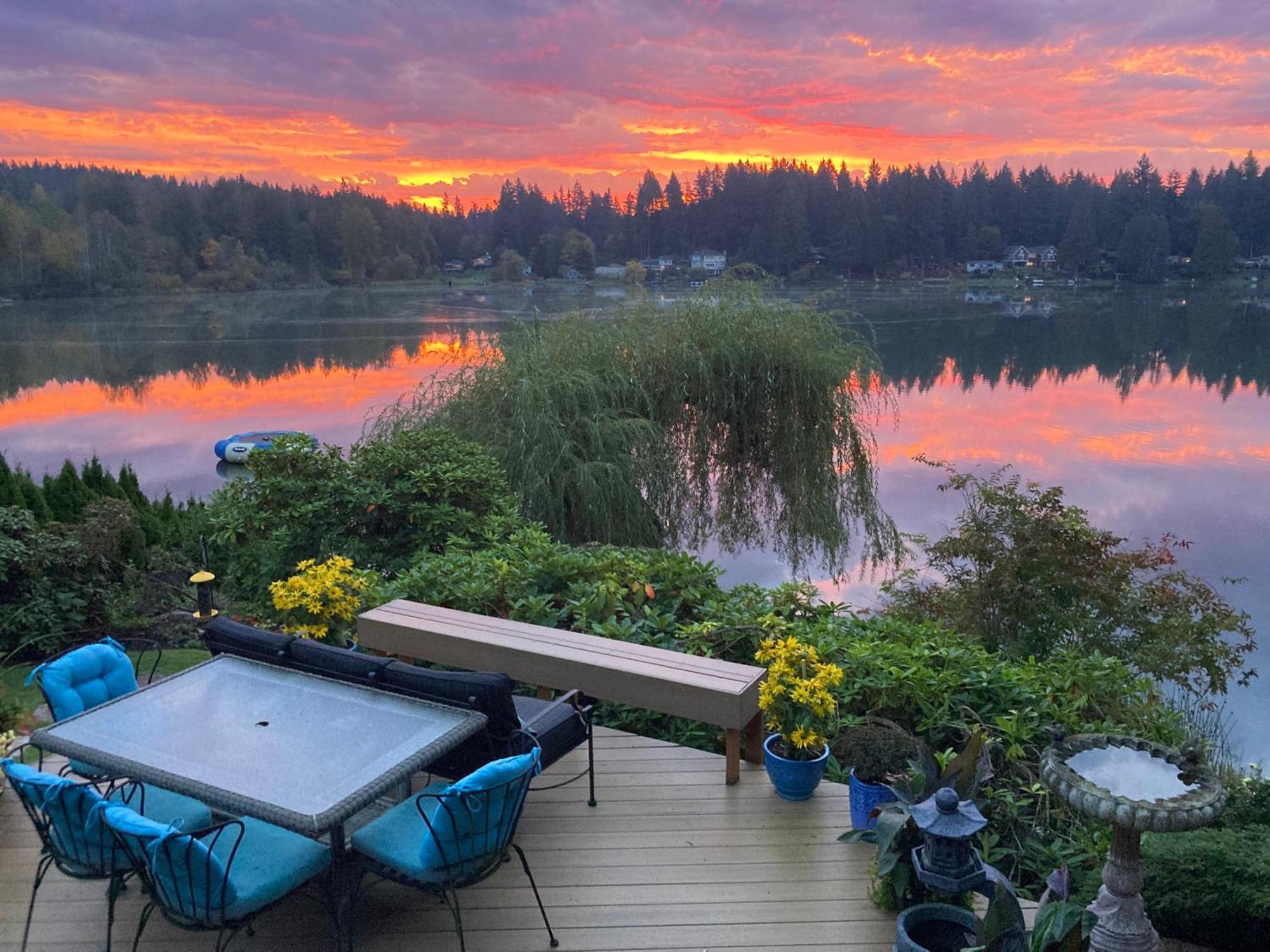 Cottage Lake Bed And Breakfast ウッディンビル エクステリア 写真