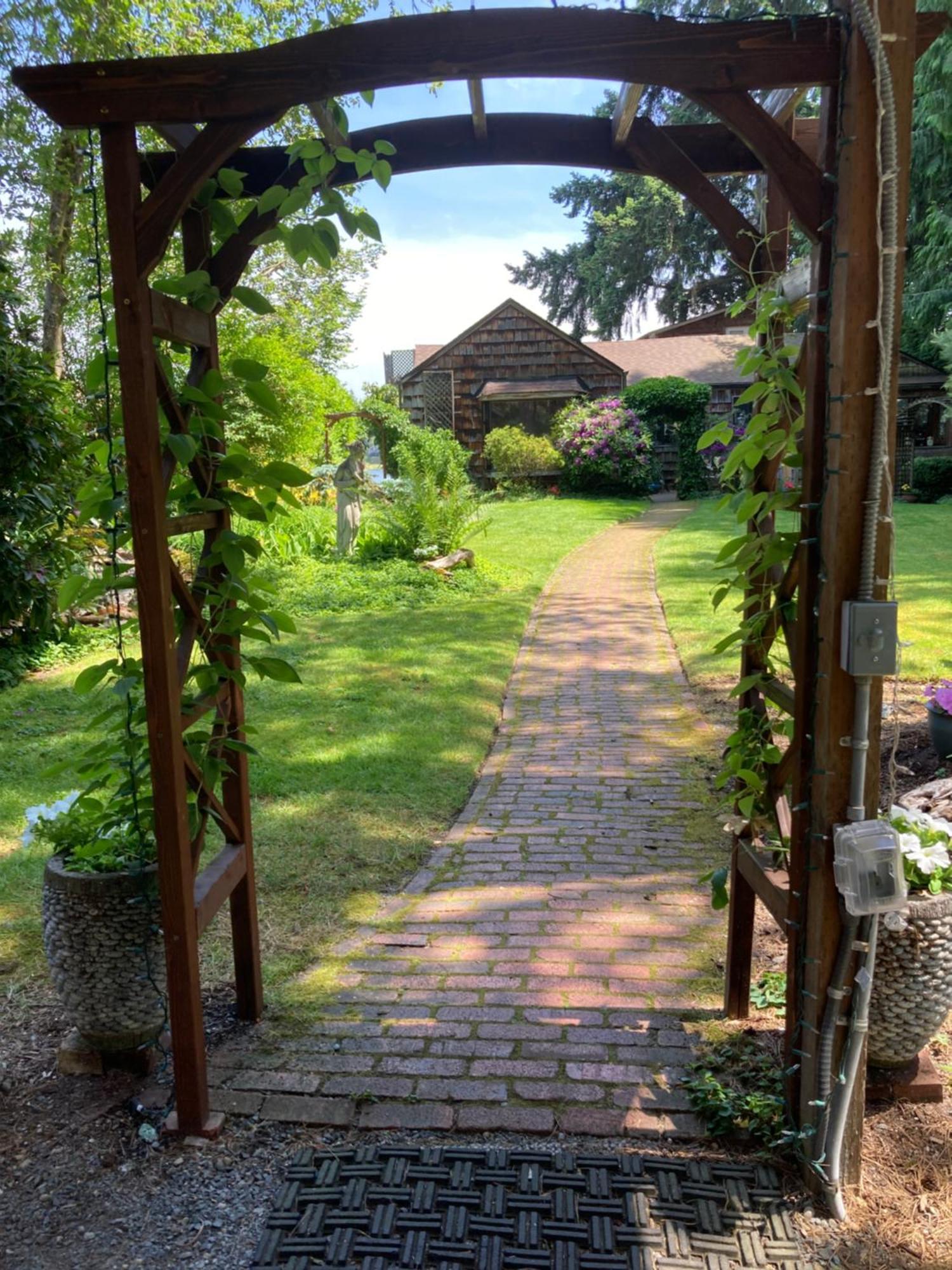 Cottage Lake Bed And Breakfast ウッディンビル エクステリア 写真