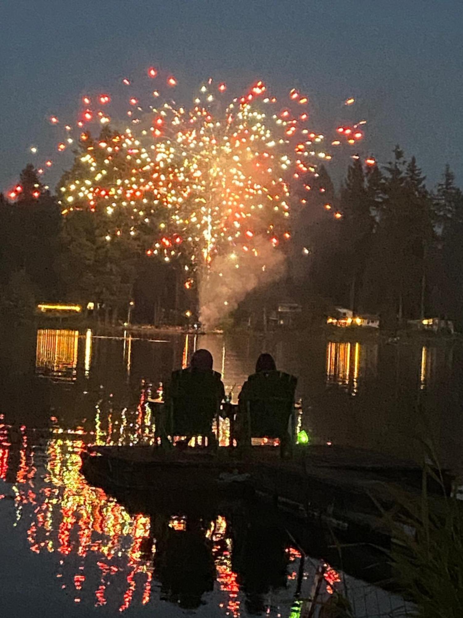 Cottage Lake Bed And Breakfast ウッディンビル エクステリア 写真