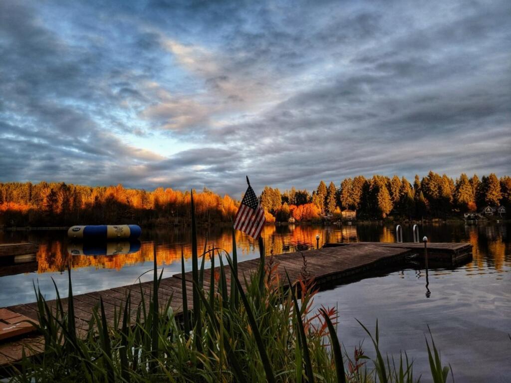 Cottage Lake Bed And Breakfast ウッディンビル エクステリア 写真